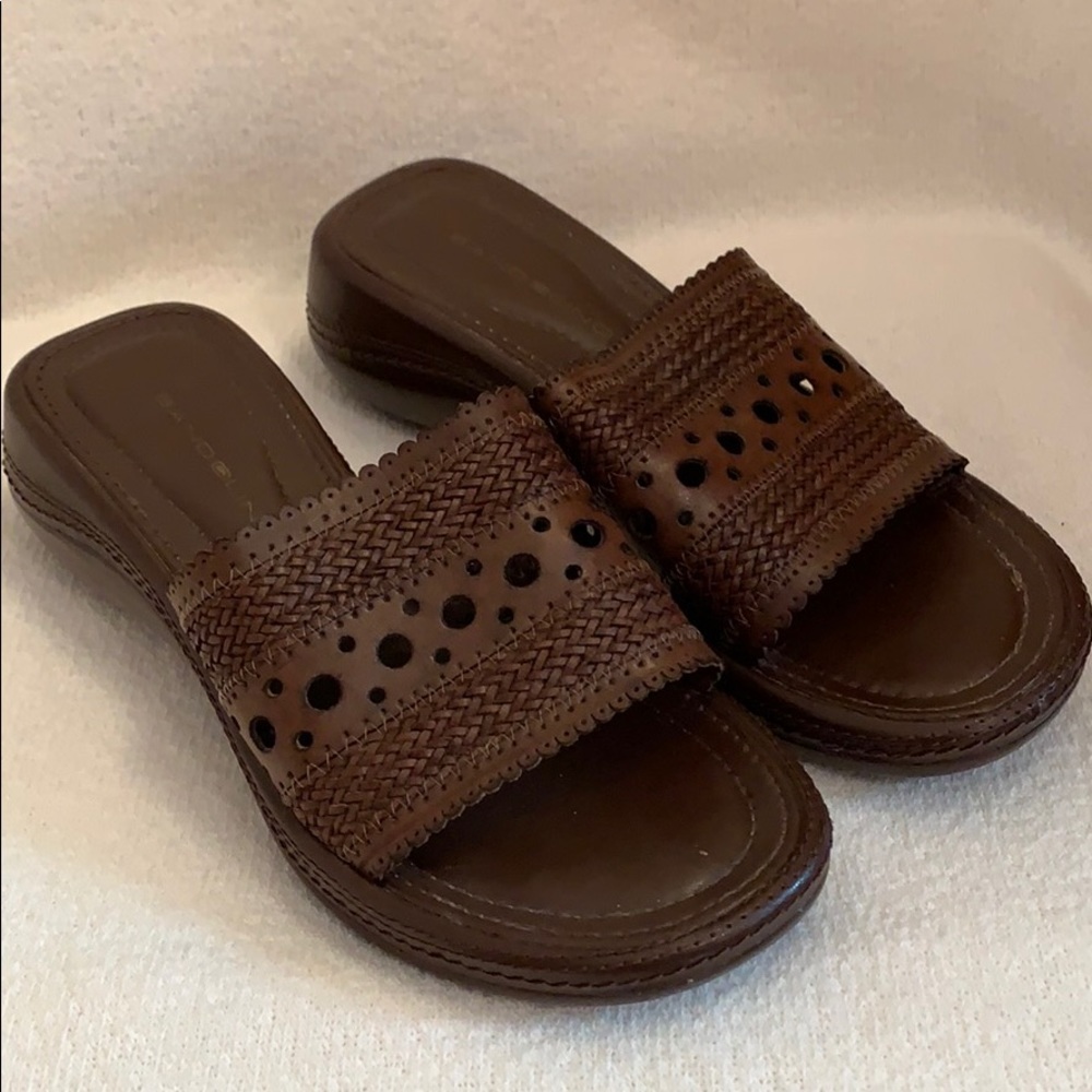 Bandolino Brown Wedge Net Sandals  6.5